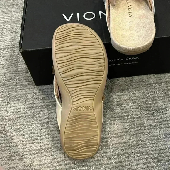Vionic BELLA Comfort Sandal -Toe Post -Semolina - Picture 5 of 6